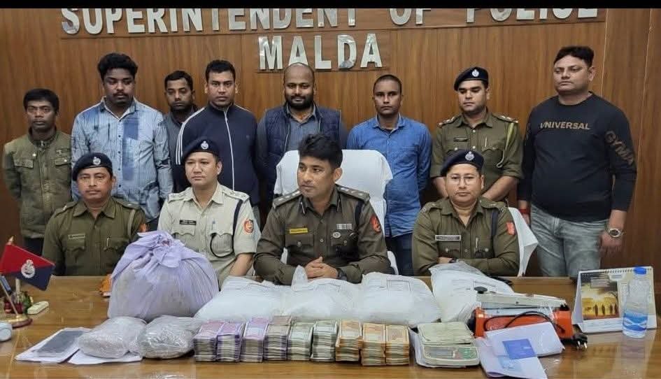 Police Raid Brown Sugar Manufacturing Unit in Malda&rsquo;s English Bazar; 5 Arrested, 17 kg Drugs and ?8 Lakh Cash Seized